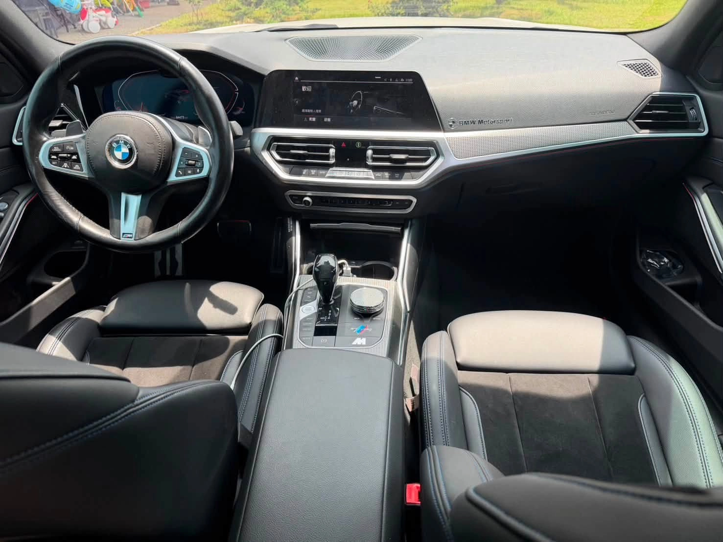 BMW 320i