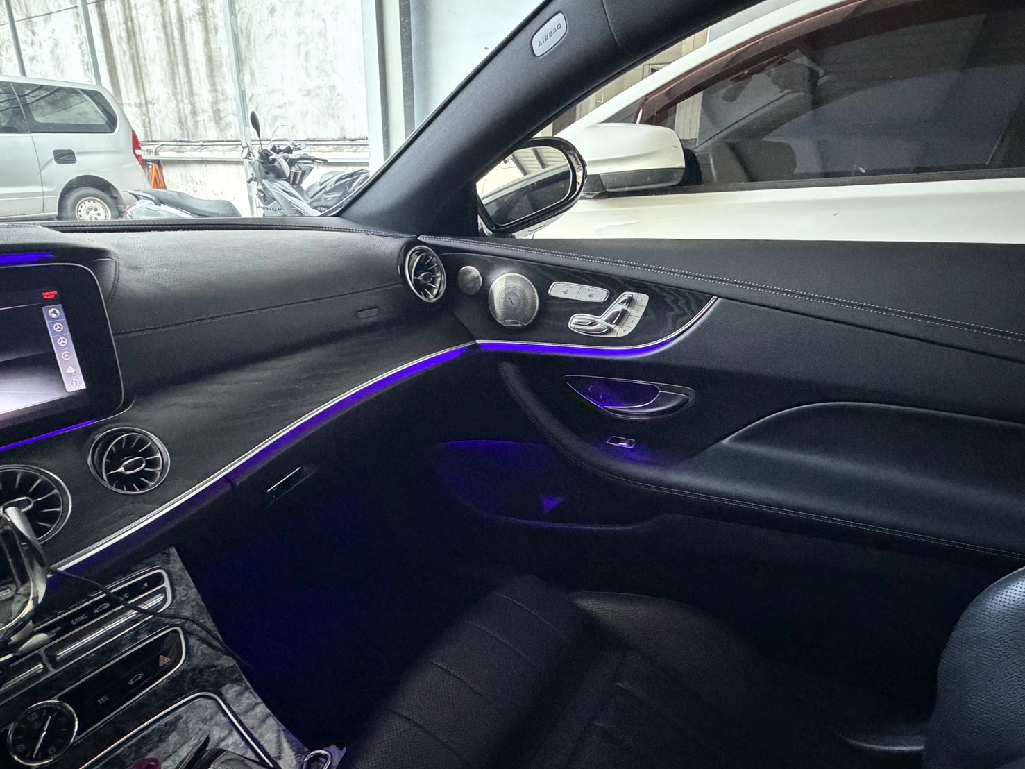 Mercedes-Benz E400