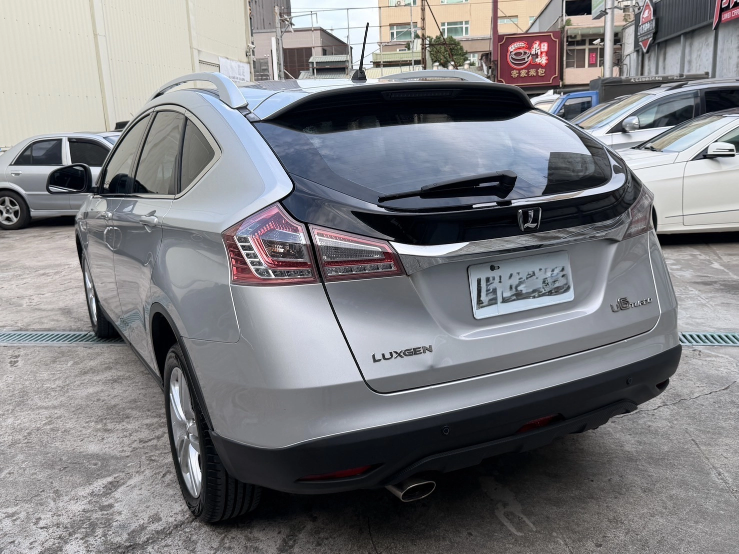 LUXGEN U6