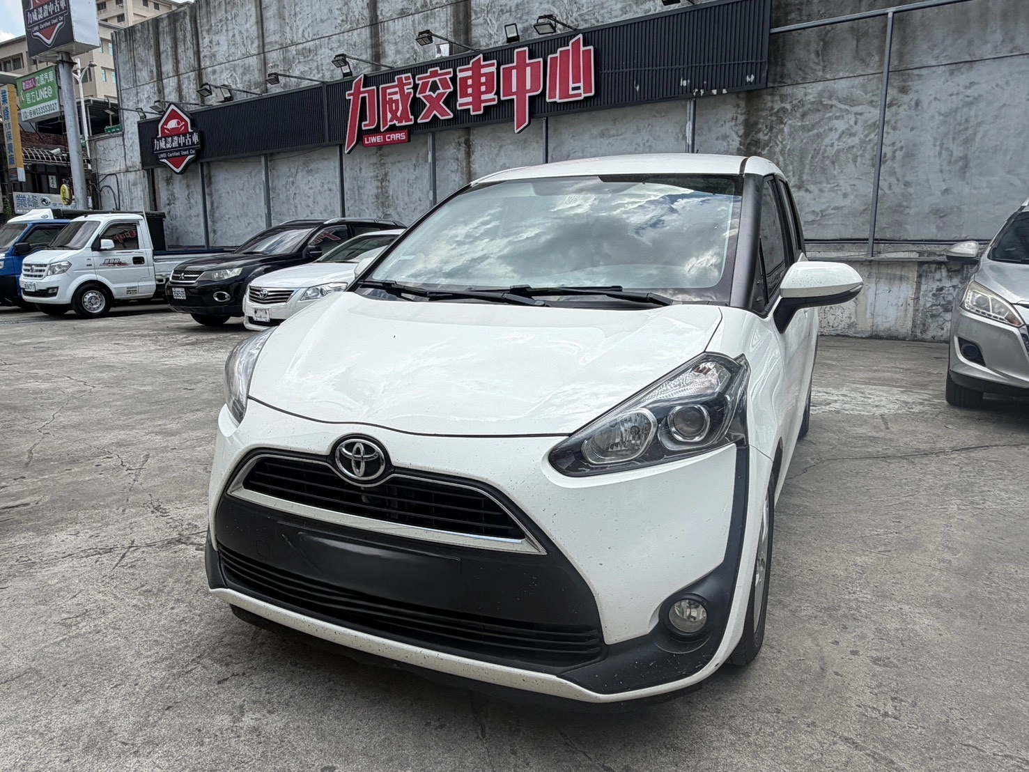 Toyota Sienta