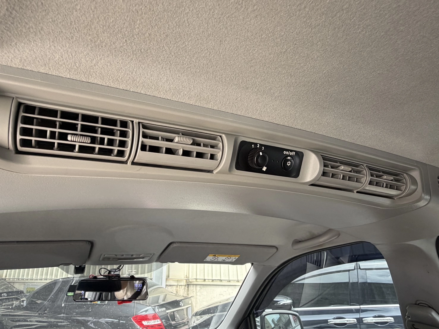 Mitsubishi Zinger