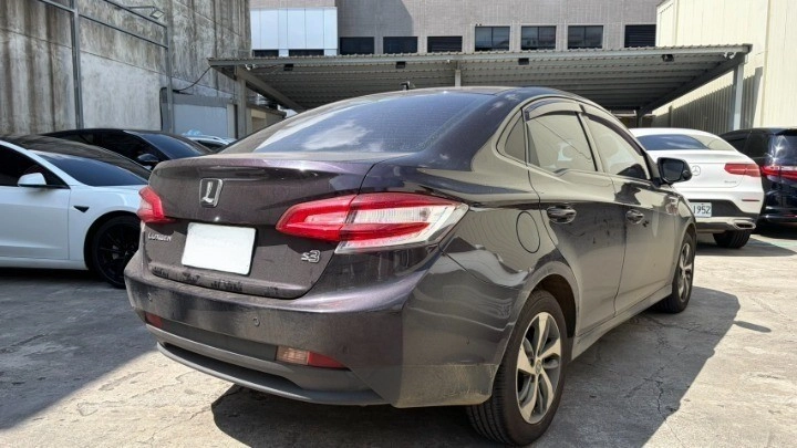 Luxgen S3