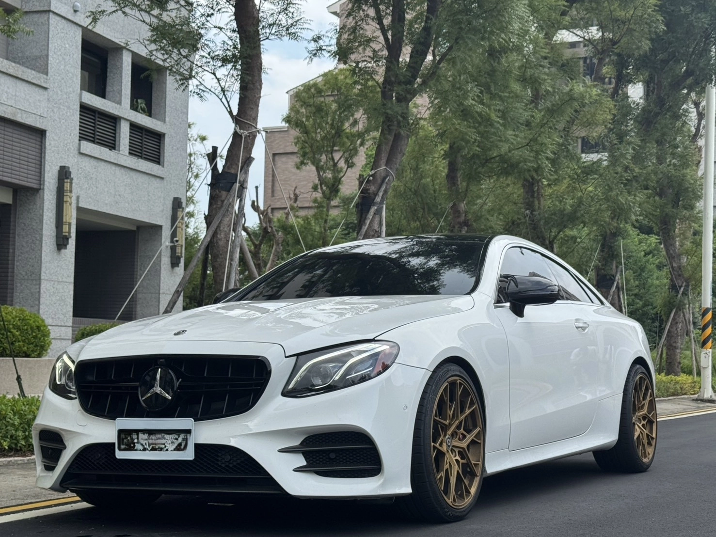Mercedes-Benz E400