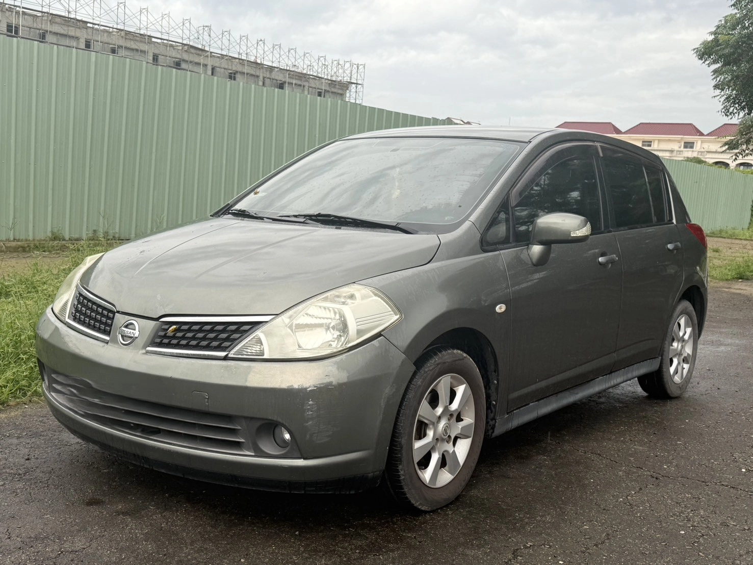 NISSAN TIIDA
