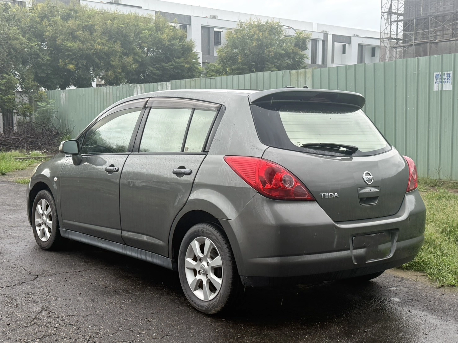 NISSAN TIIDA
