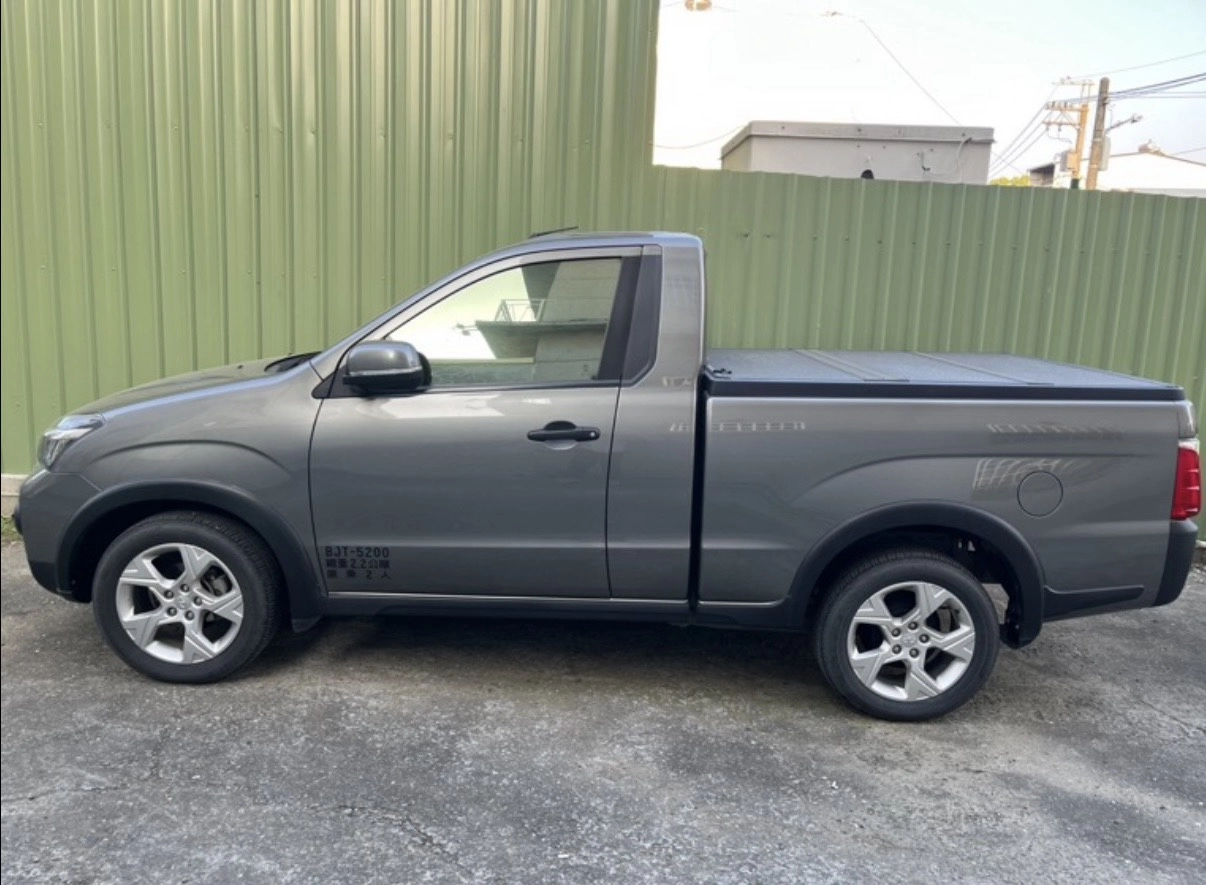 Mitsubishi Zinger Pickup