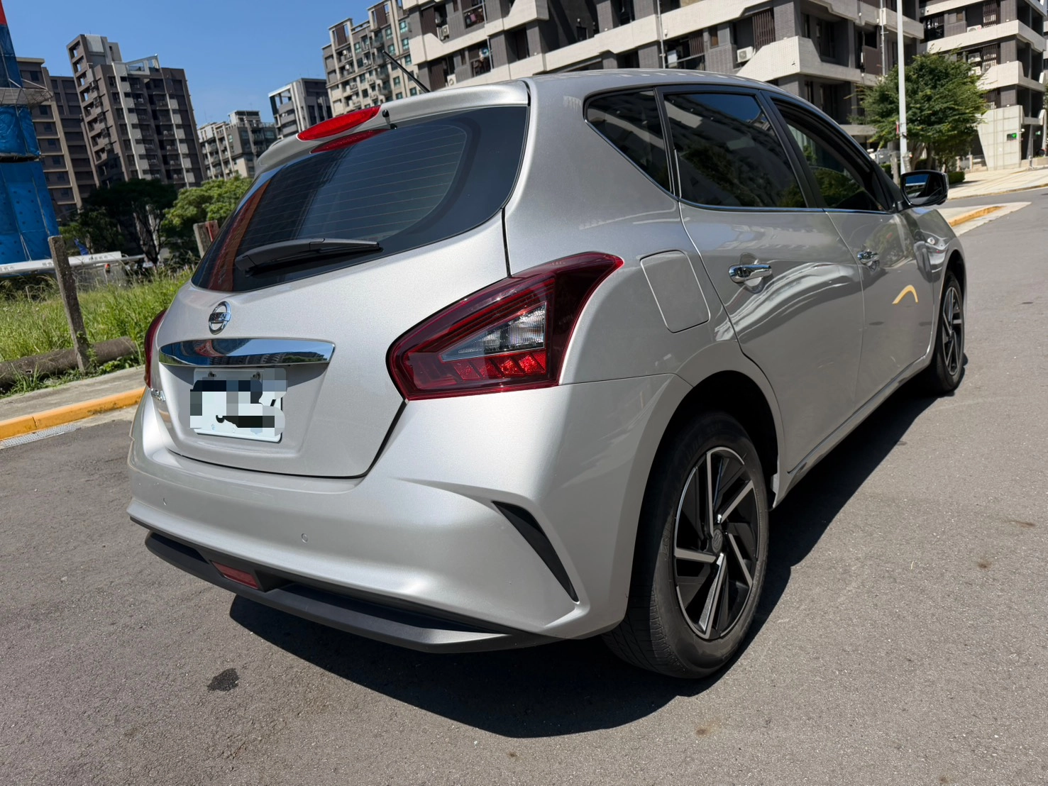 NISSAN TIIDA 1.8